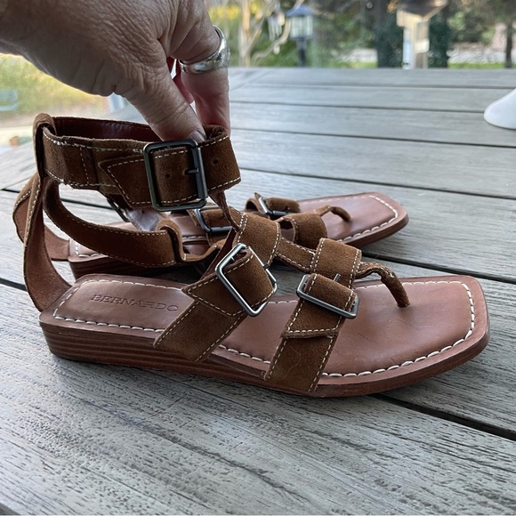 Bernardo Osten Gladiator Brown Suede Leather Sandals Womens Size 8 - Picture 6 of 8